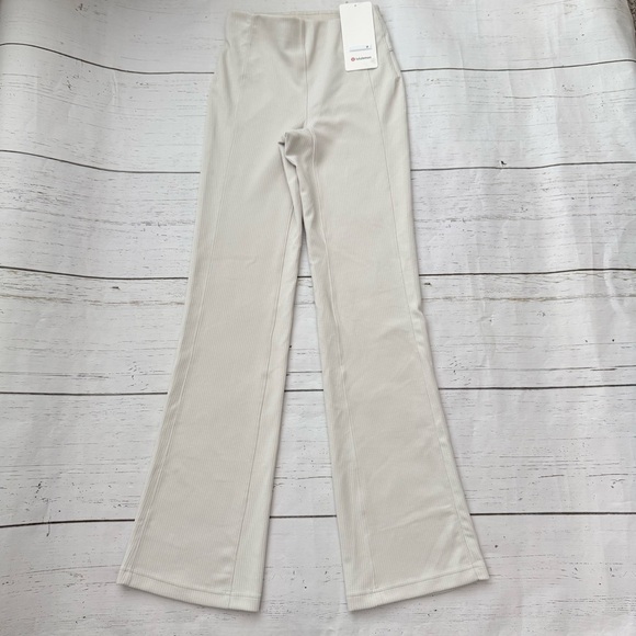 Lululemon Ribbed Softstreme Flared Pant Women’s Size 4 High Rise New With Tags - Picture 5 of 8